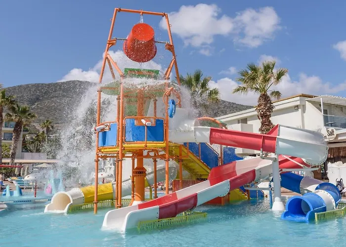 אתר נופש Star Village & Water Park 4*