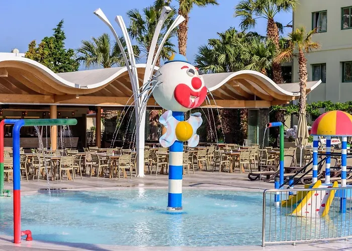 Star Village & Water Park אתר נופש 4*