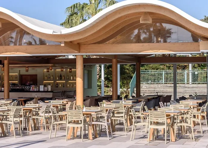 Star Village & Water Park אתר נופש