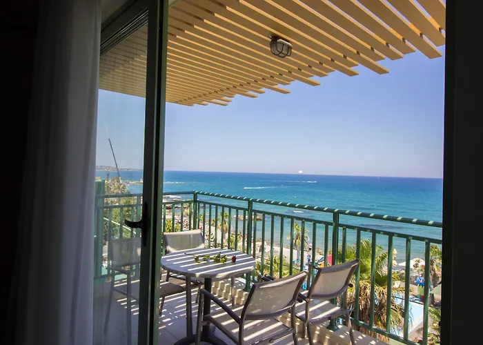 Star Village & Water Park אתר נופש