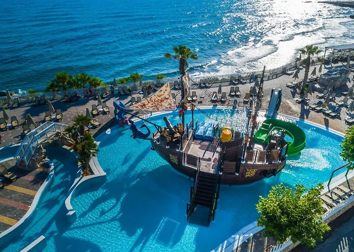 Star Village & Water Park 4* הרסוניסוס