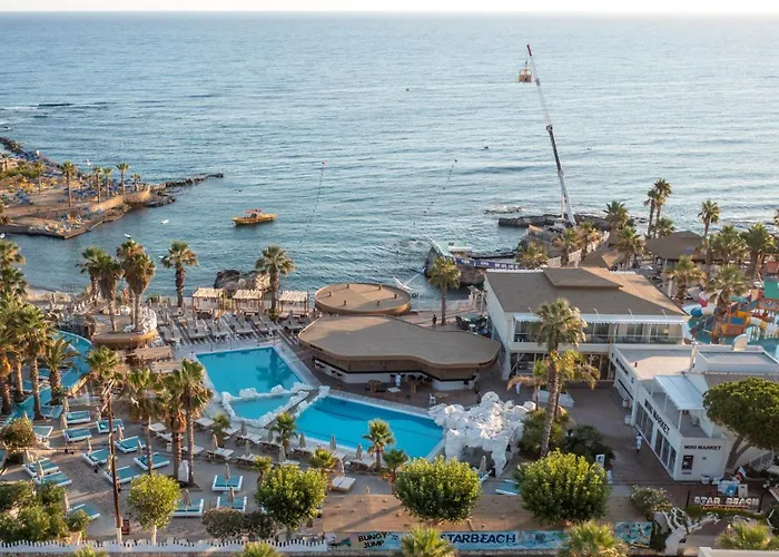 Star Village & Water Park אתר נופש