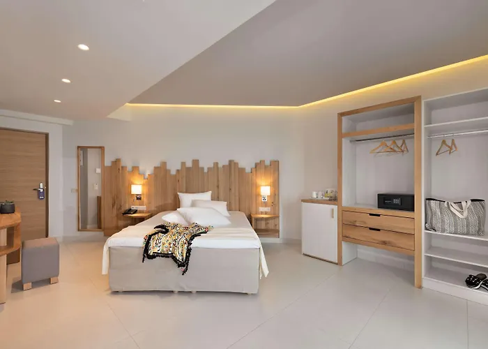 Star Village & Water Park אתר נופש הרסוניסוס