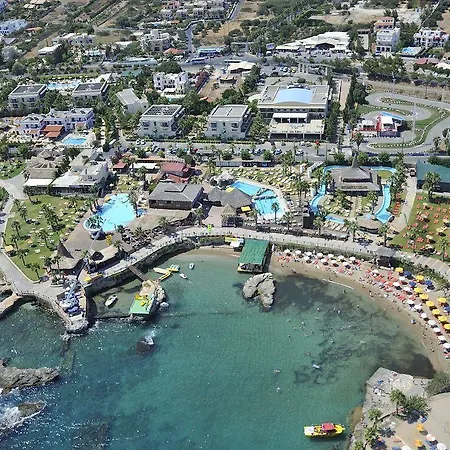 Star Village & Water Park 4*